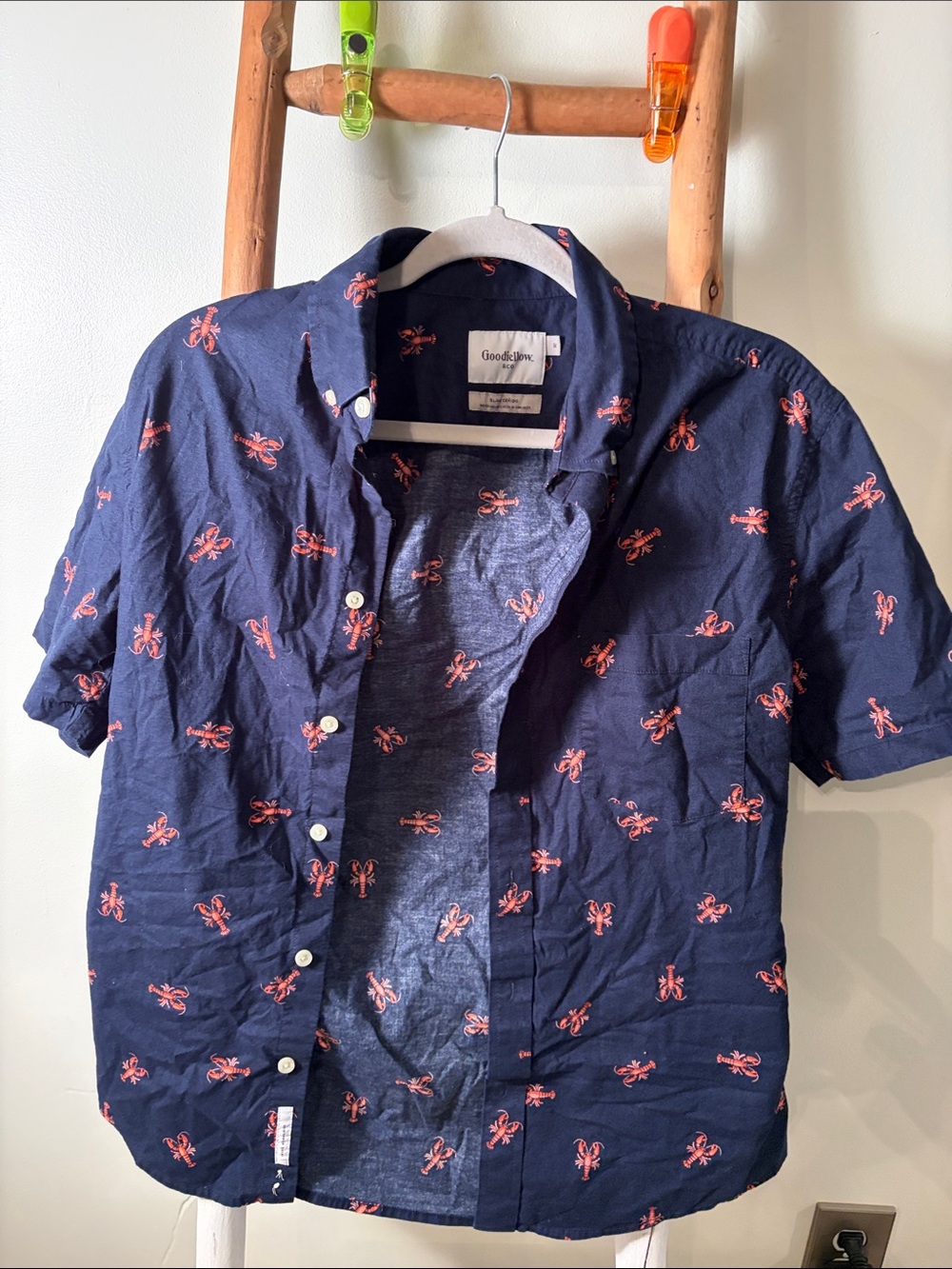 Goodfellow & Co Navy Short-Sleeve Button-Down Shirt with Red Lobster Motif